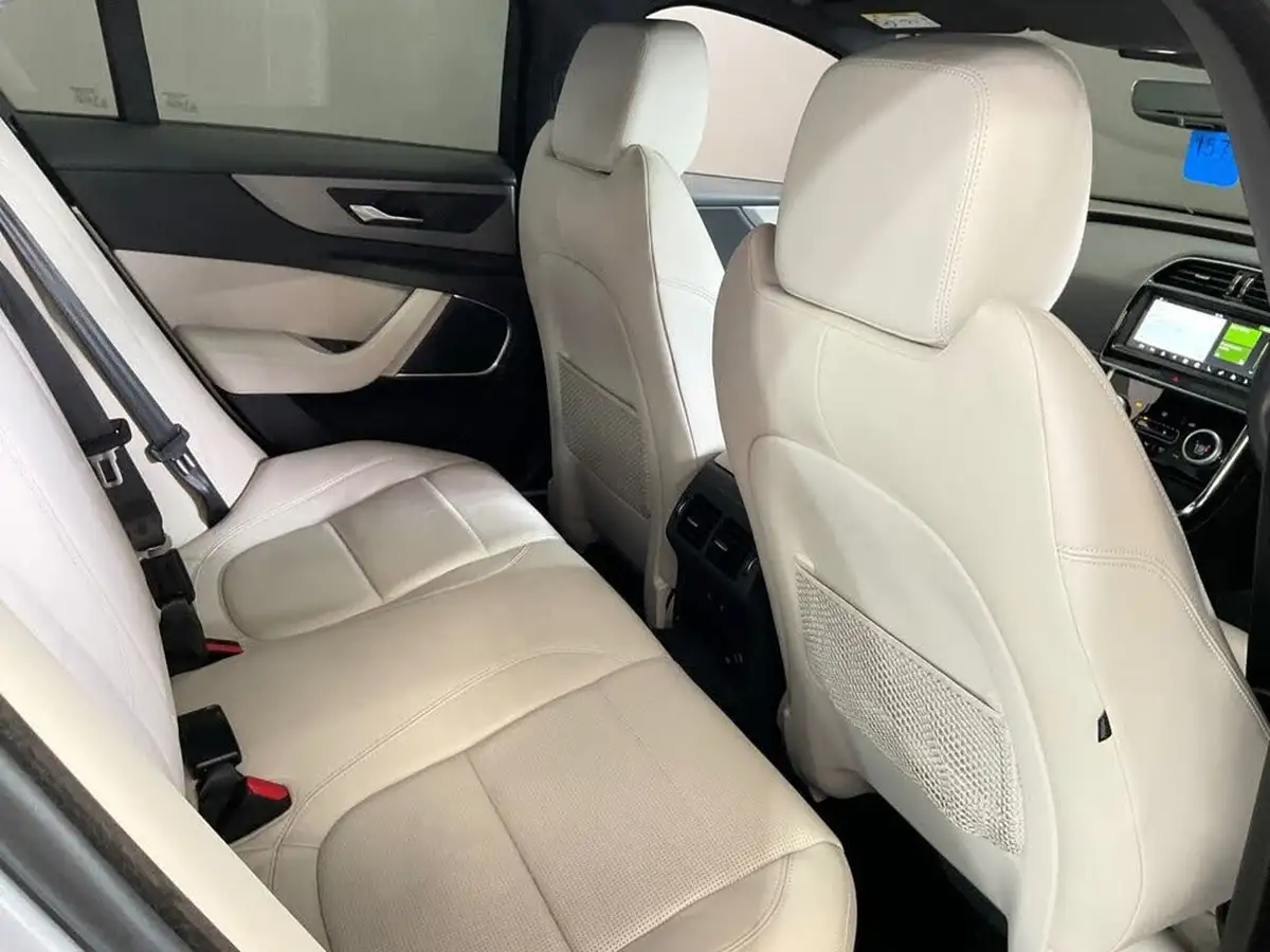2019-jaguar-xe-20i-r-dynamic-s-250ps-big-25