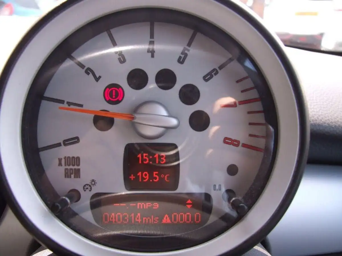 2010-mini-clubman-16-cooper-122bhp-big-33