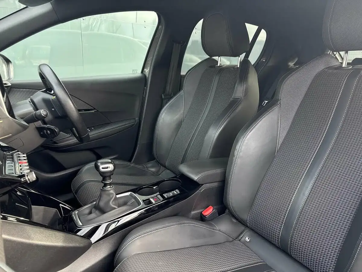 2020-peugeot-208-12-puretech-gt-line-100bhp-big-20