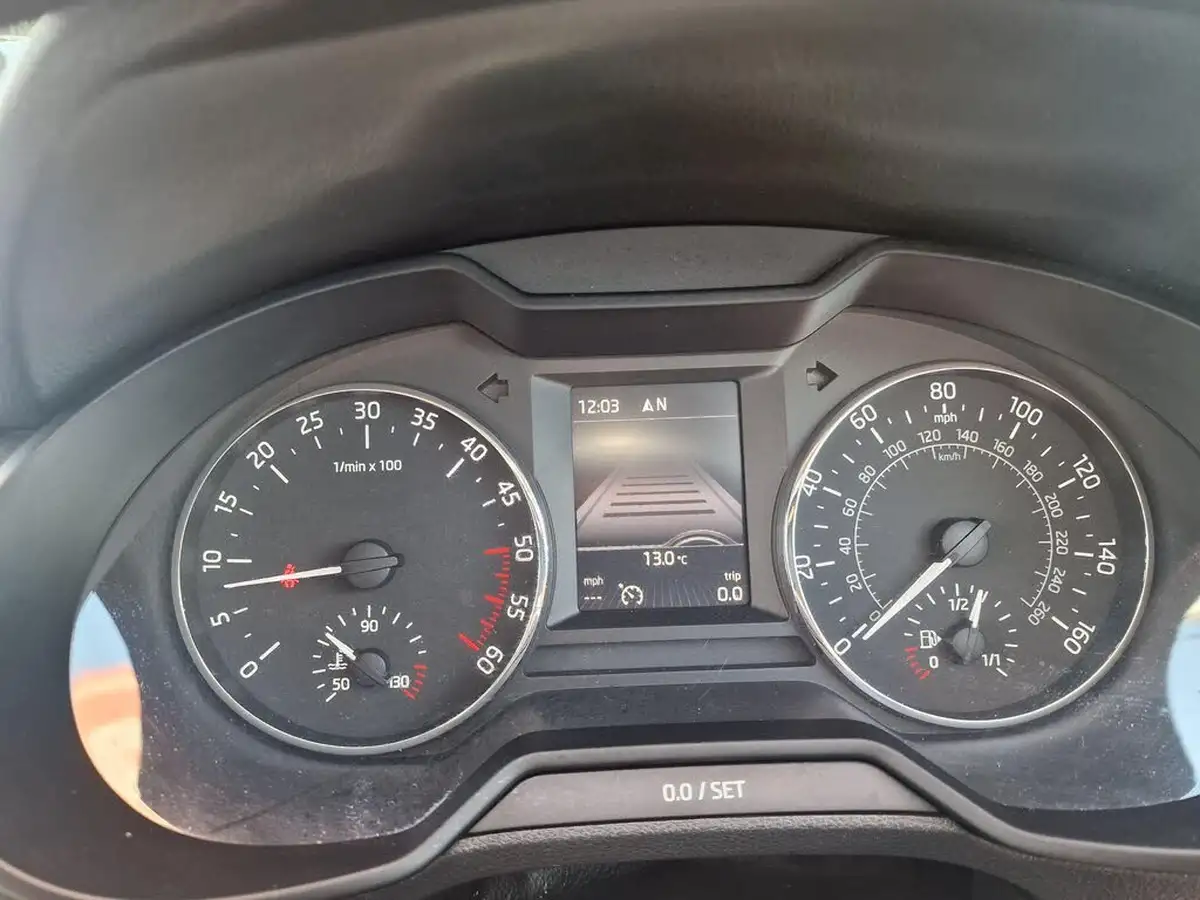 2015-skoda-octavia-20tdi-se-l-estate-big-22