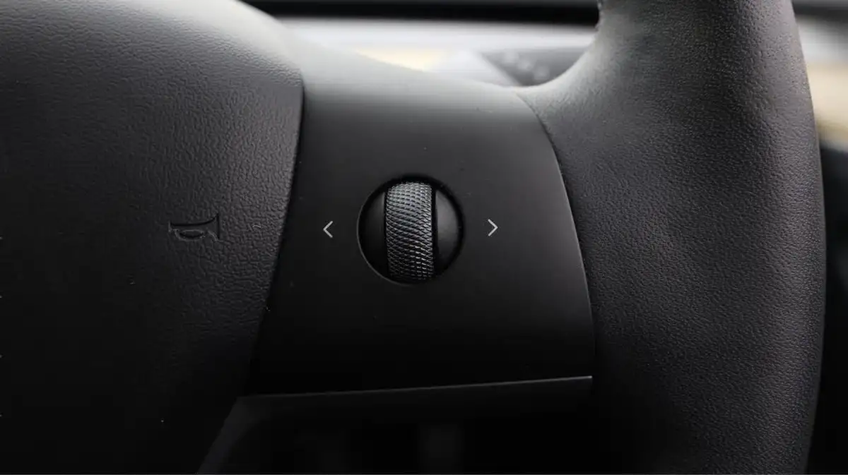 2021-tesla-model-3-e-long-range-awd-big-23