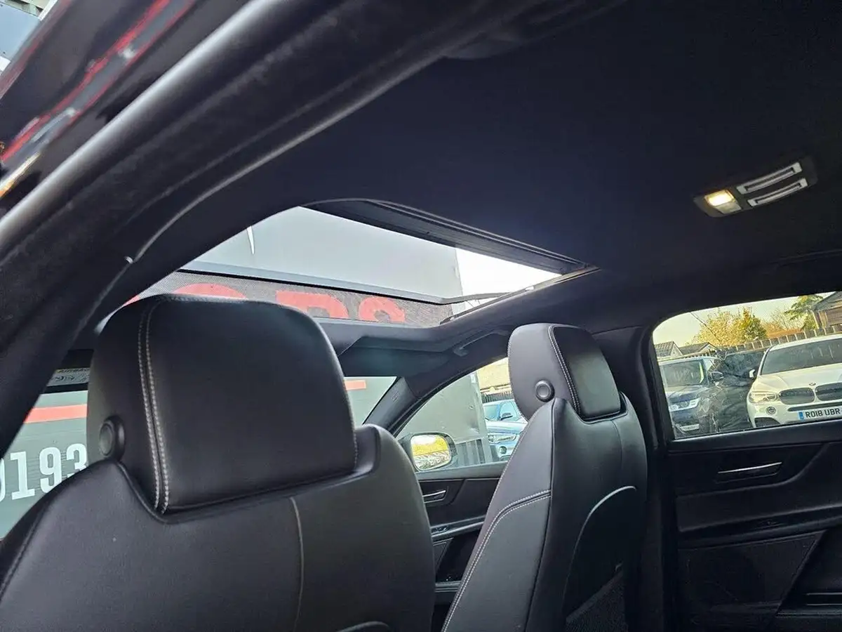 2018-jaguar-xe-20i-landmark-200ps-big-48