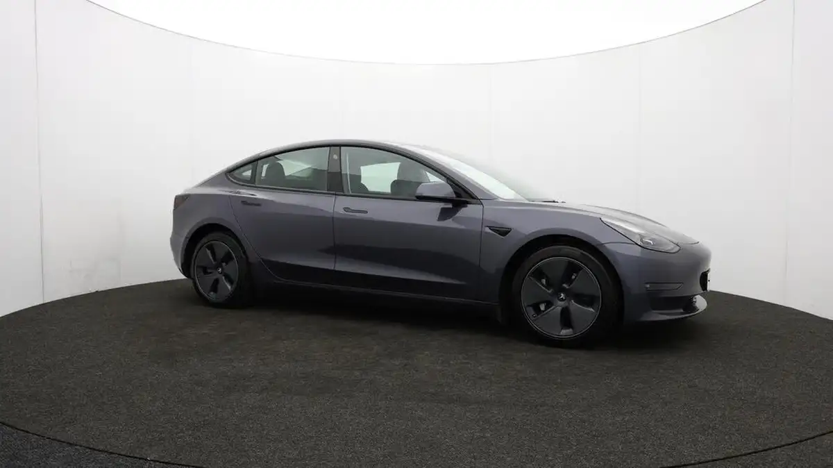 2021-tesla-model-3-e-long-range-awd-big-39