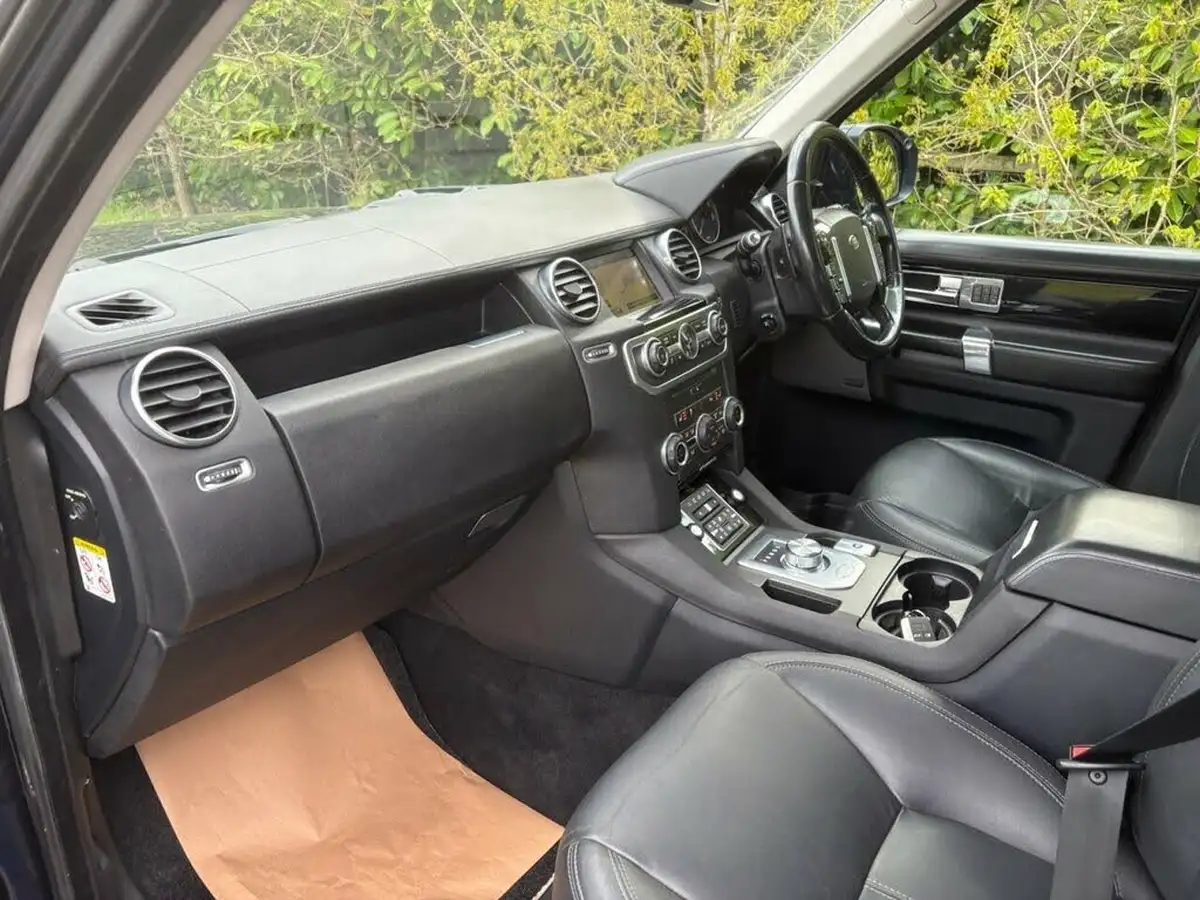 2014-land-rover-discovery-4-30-sd-v6-hse-big-9
