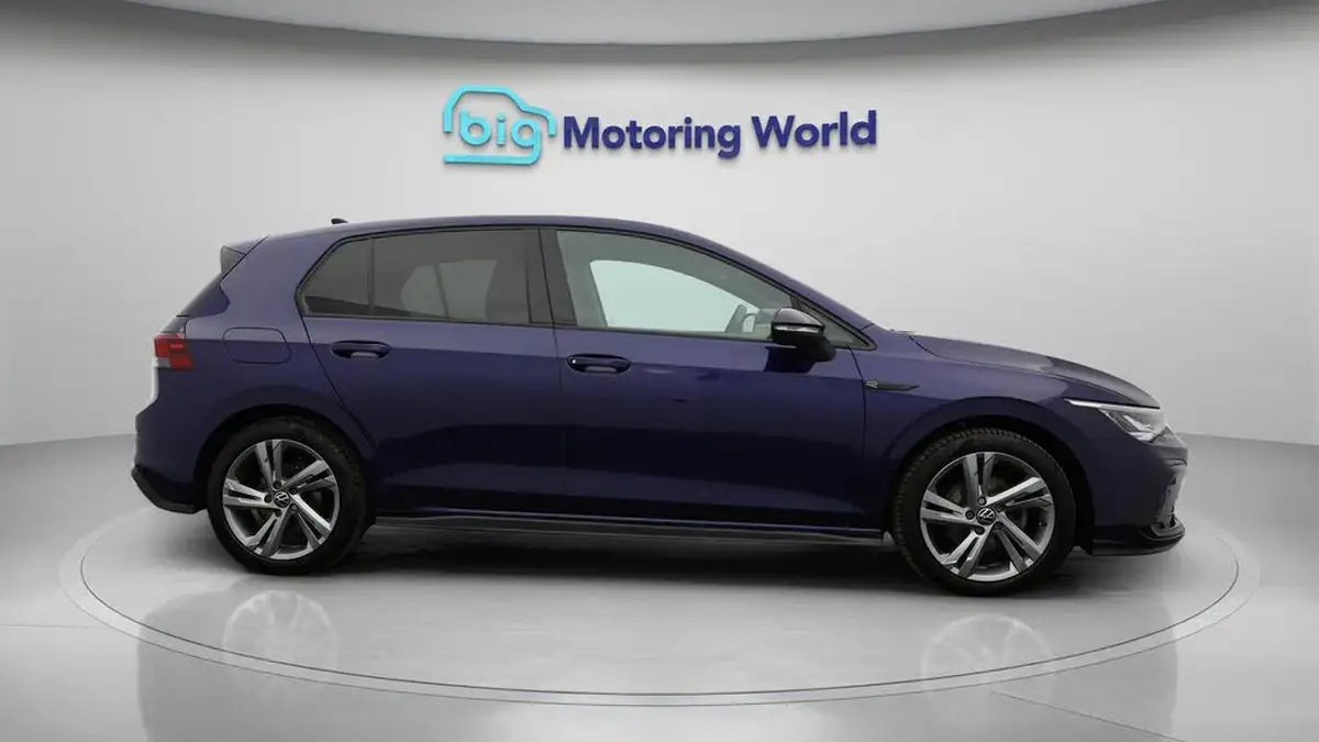 2021-volkswagen-golf-15-tsi-r-line-130ps-hatchback-big-8