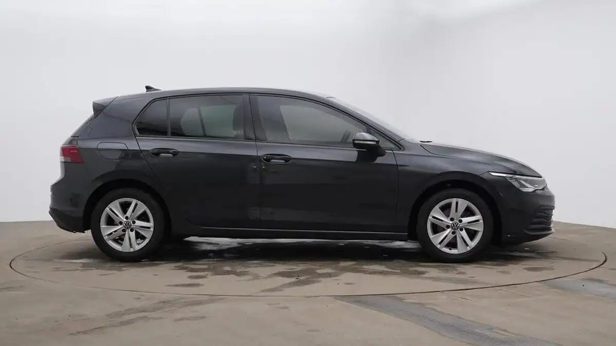 2021-volkswagen-golf-15-etsi-life-150ps-hatchback-big-2