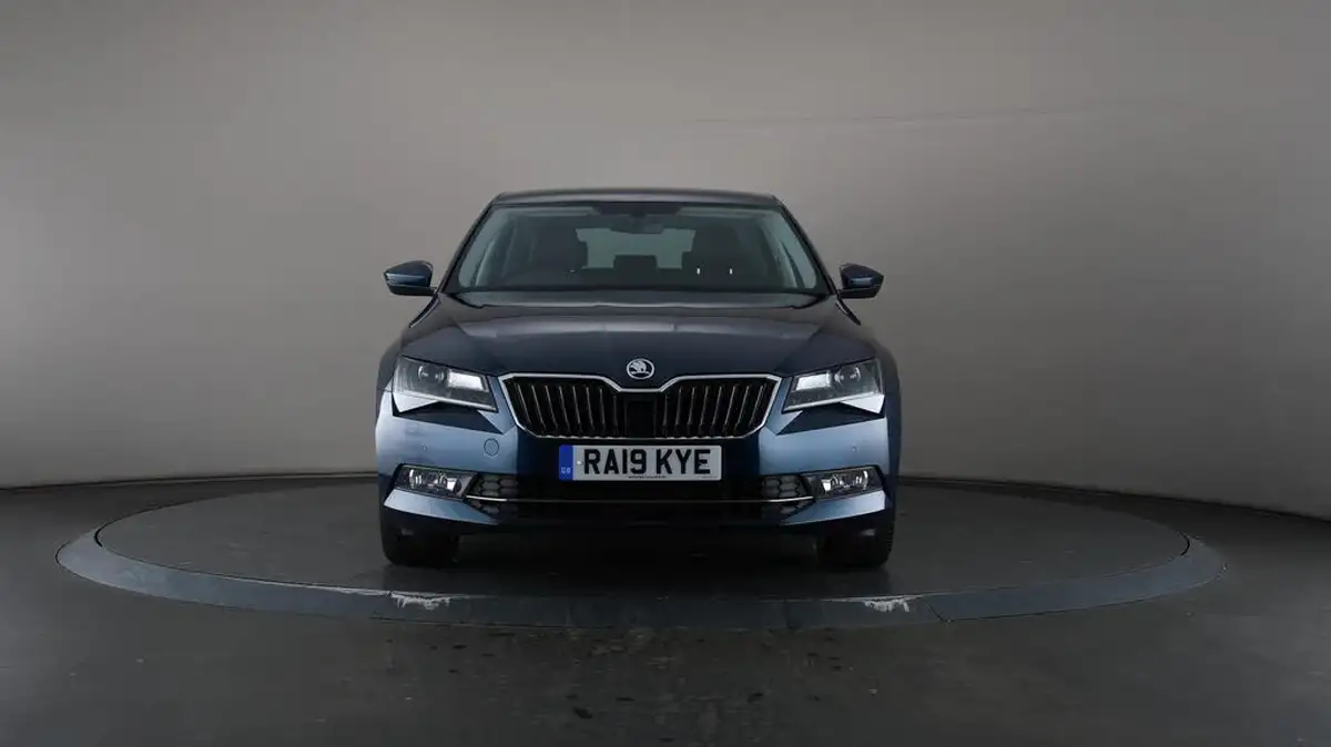 2019-skoda-superb-20tdi-se-l-executive-150ps-hatchback-big-49