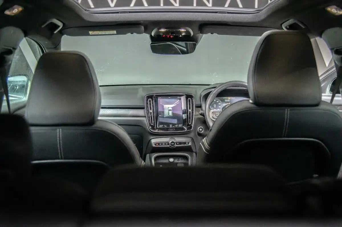 2023-volvo-xc40-15-t5-ultimate-dark-big-8