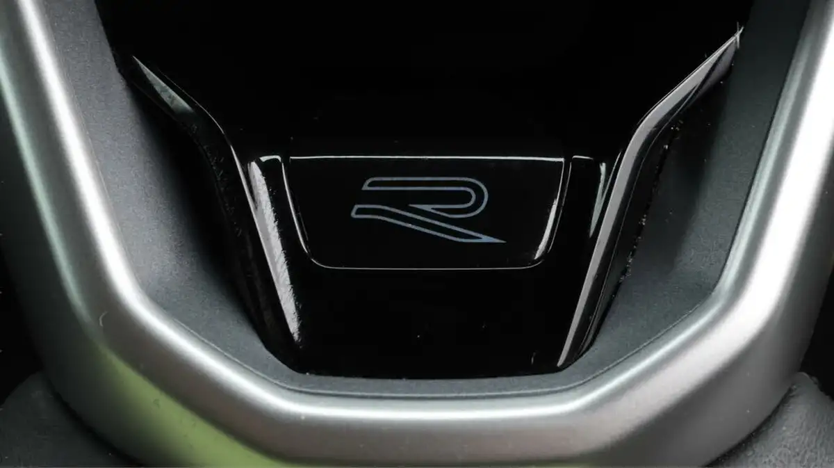 2021-volkswagen-polo-10-tsi-r-line-95ps-big-23