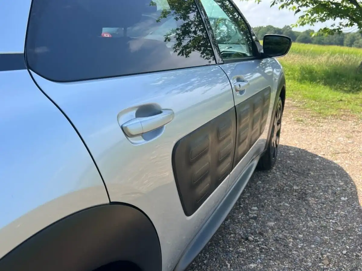 2016-citroen-c4-cactus-12-puretech-flair-110ps-ss-big-30