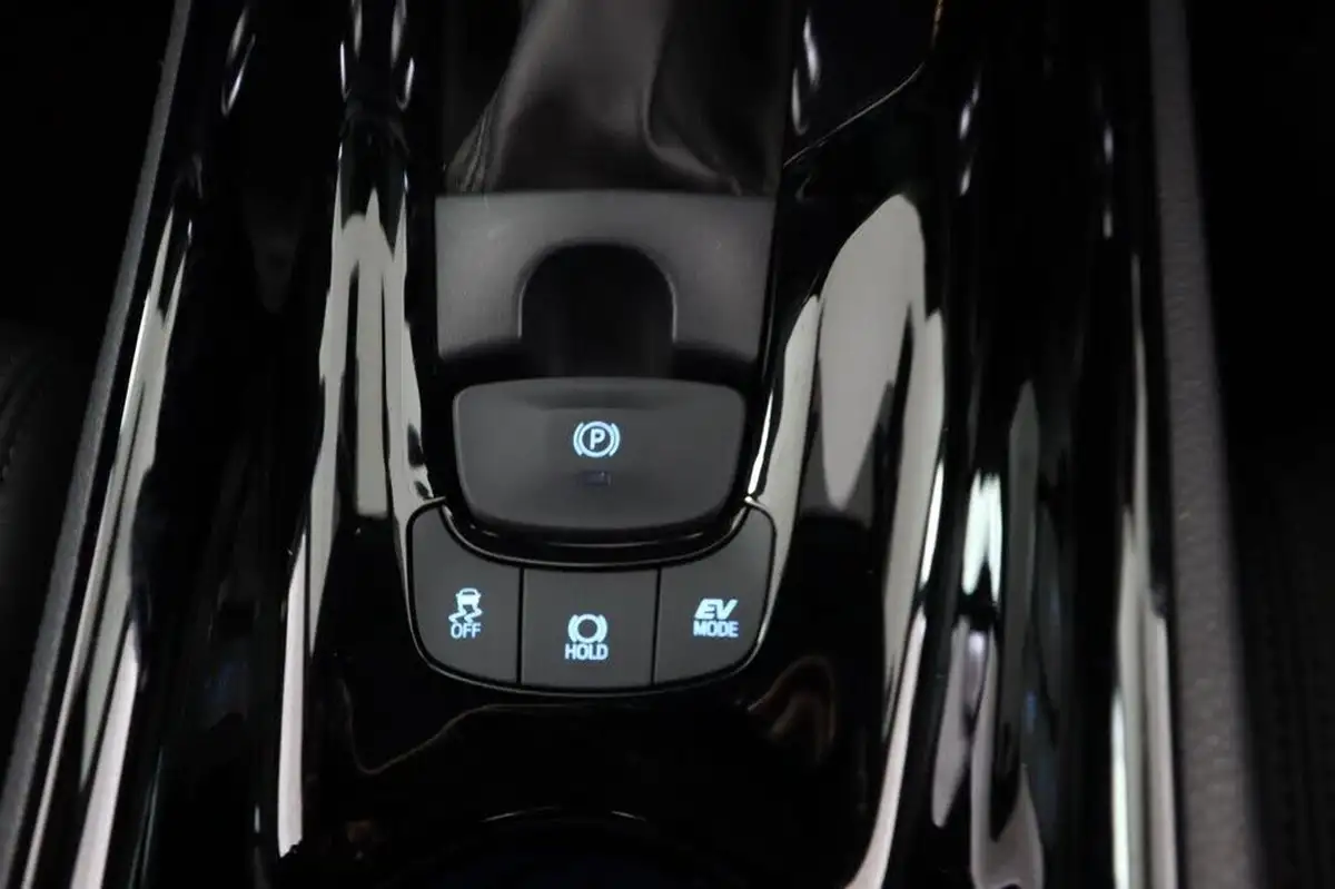 2022-toyota-c-hr-18-vvt-i-design-big-22