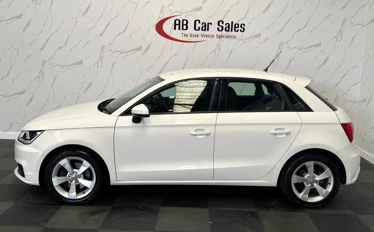 2017-audi-a1-14-tfsi-sportback-5d-big-6