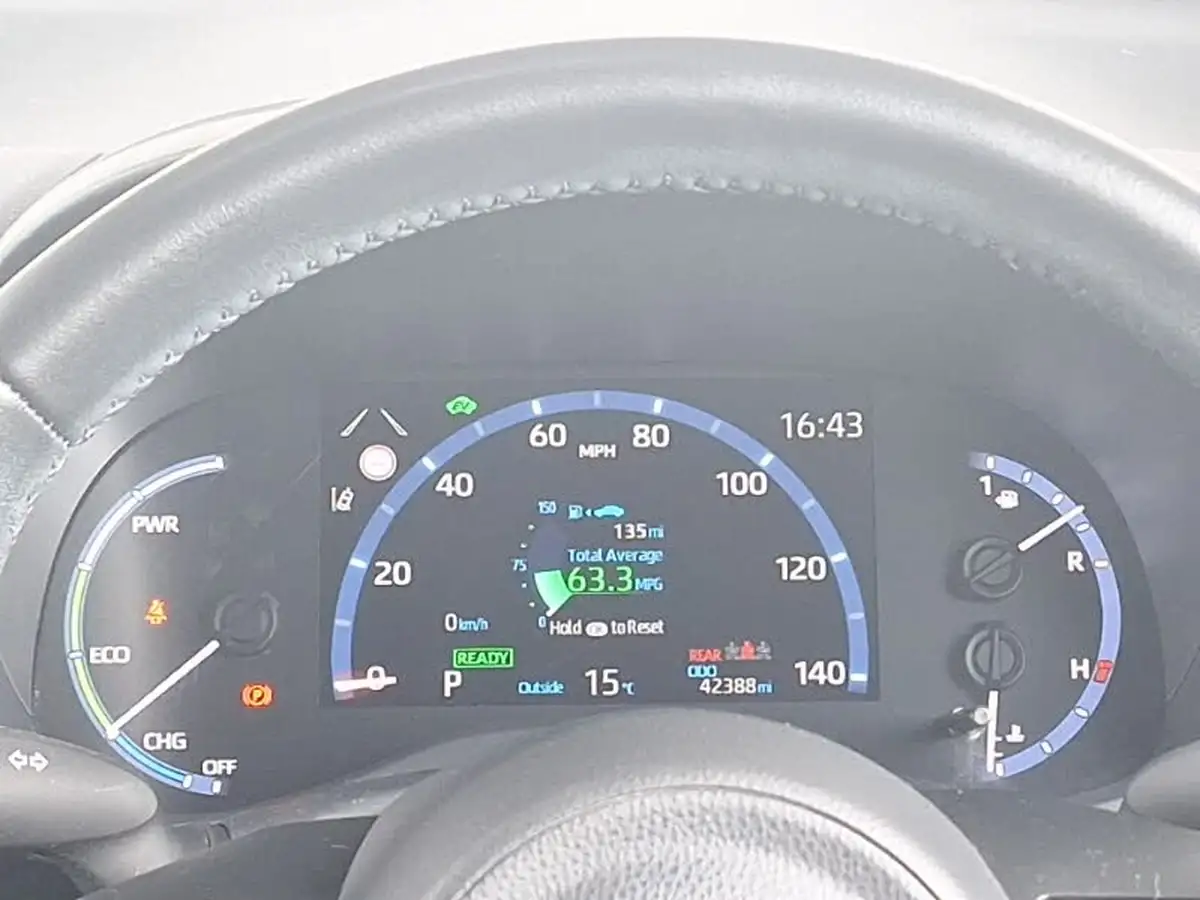 2022-toyota-yaris-15-vvt-i-design-panoramic-roof-big-10