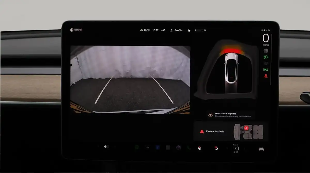 2022-tesla-model-y-e-long-range-big-24