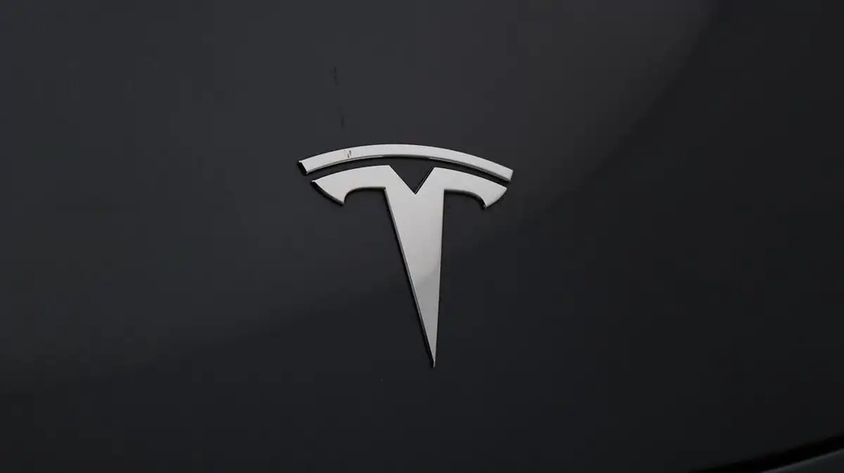 2022-tesla-model-y-e-long-range-big-20