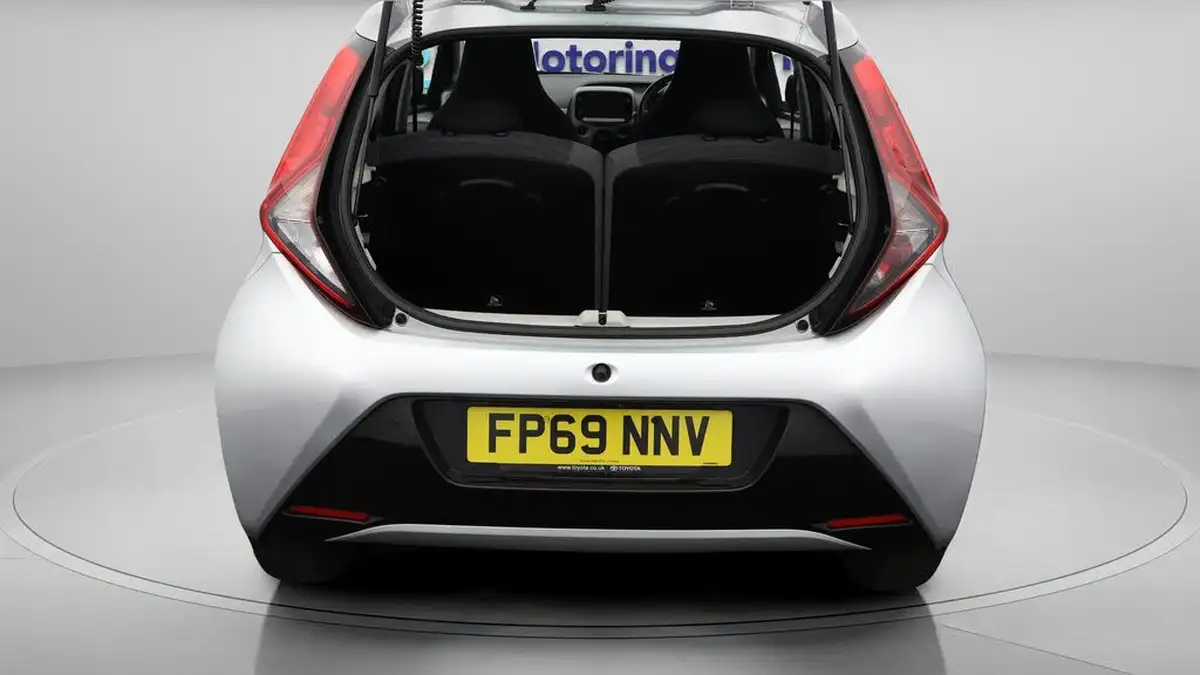 2019-toyota-aygo-10-vvt-i-x-play-big-17
