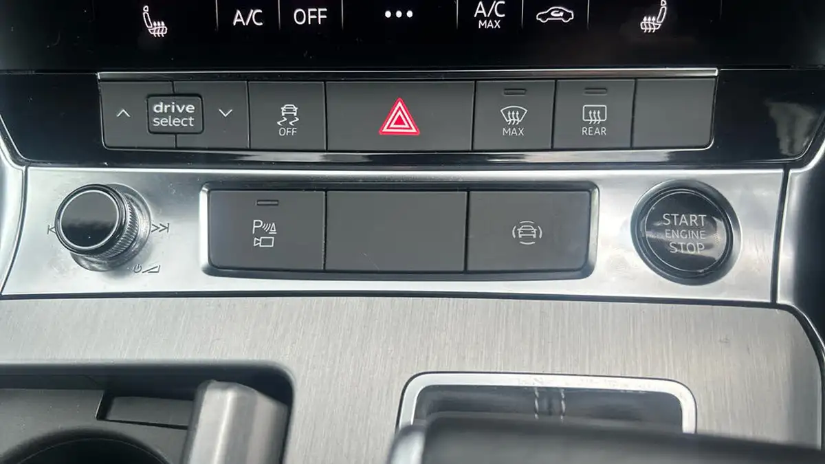 2020-audi-a6-saloon-20-50-tfsi-e-s-line-big-26