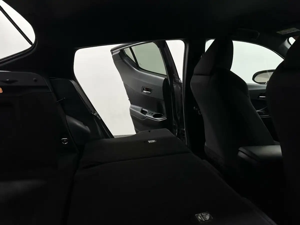 2018-toyota-c-hr-12-dynamic-big-43