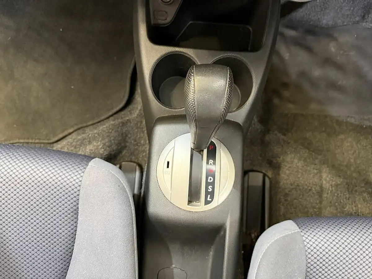 2009-honda-jazz-14-se-cvt-7-big-20