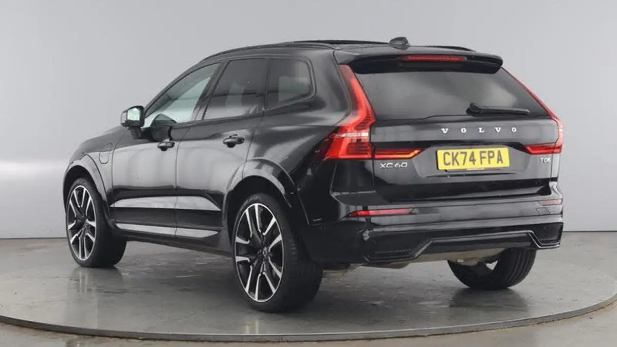 2024-volvo-xc60-20-t8-ultimate-dark-big-2