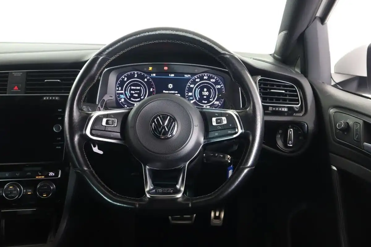 2017-volkswagen-golf-20tdi-gtd-ss-hatchback-5d-dsg-big-35