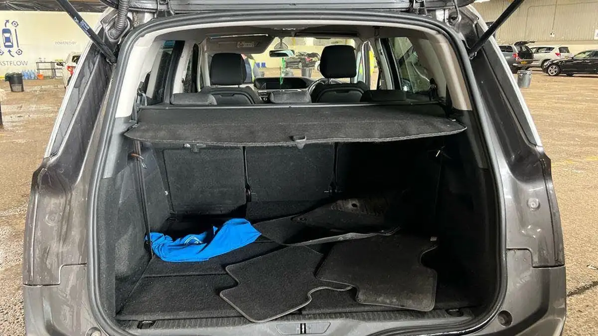 2018-citroen-grand-c4-picasso-16bluehdi-feel-big-11