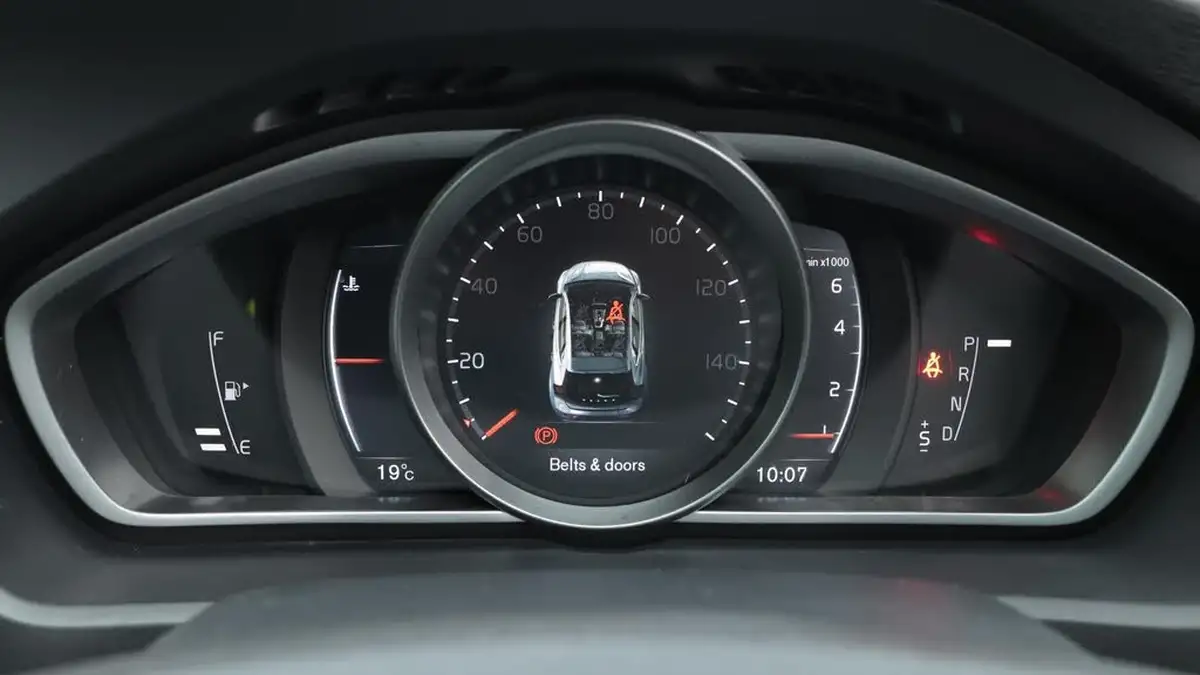 2019-volvo-v40-15-t3-inscription-big-10