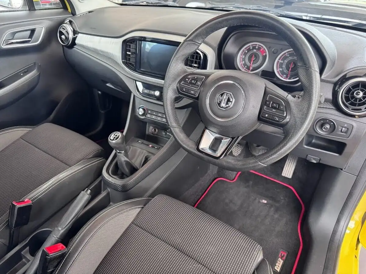 2018-mg-mg3-15-vti-tech-exclusive-big-10