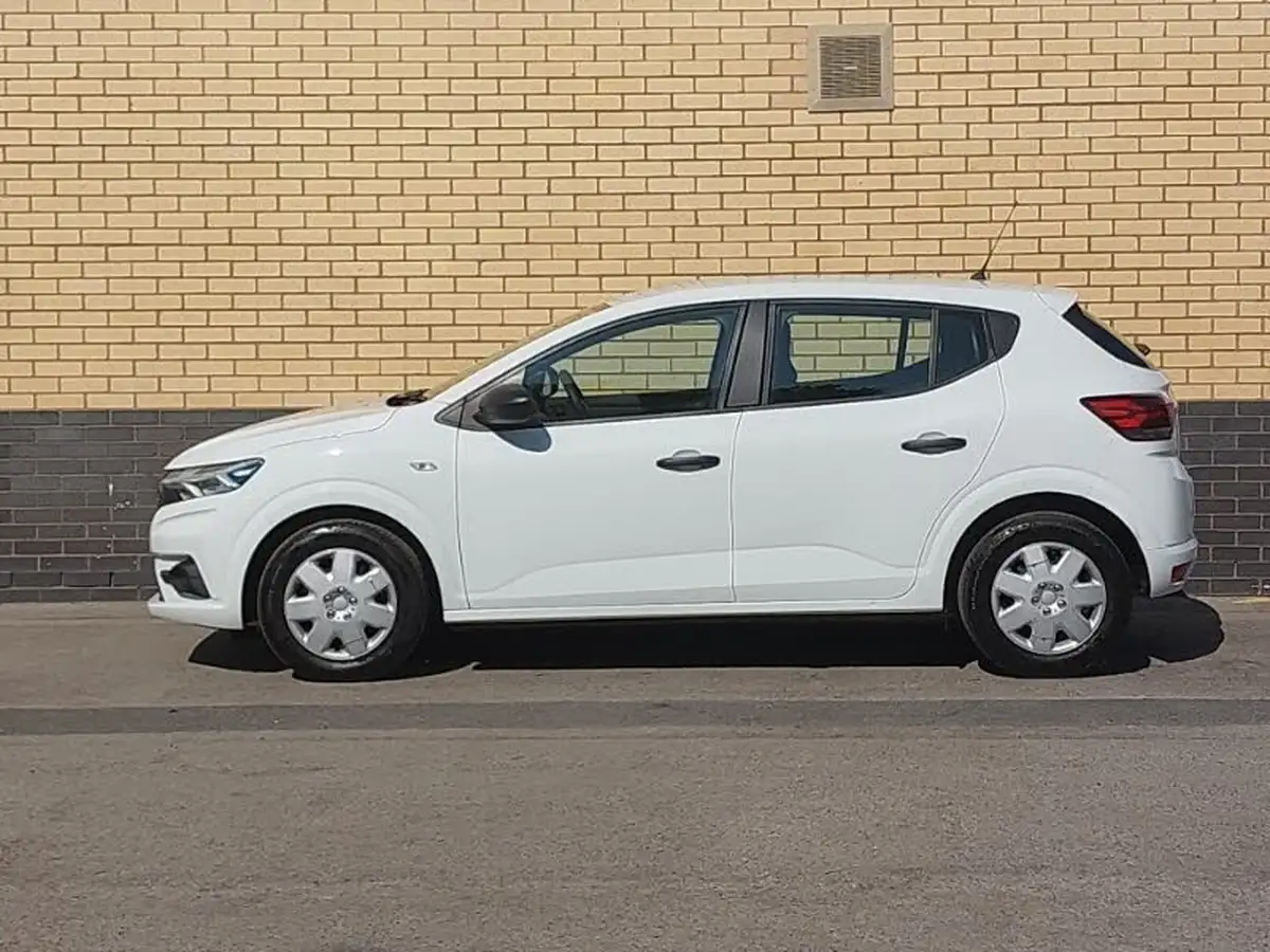 2022-dacia-sandero-10-sce-essential-big-3