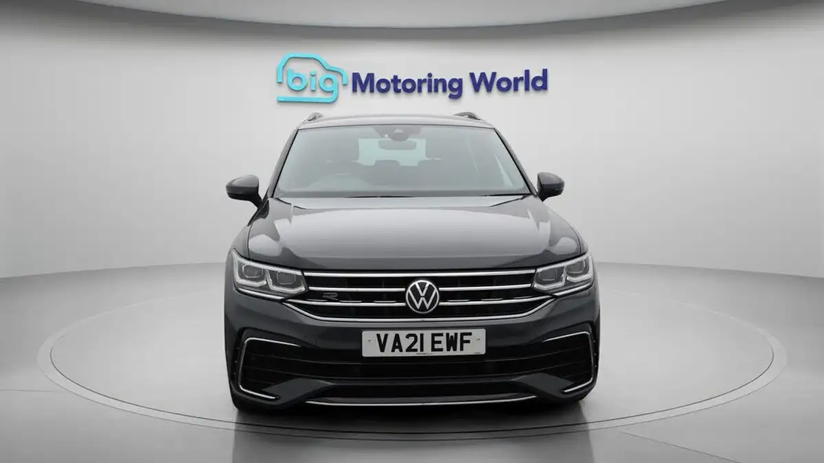 2021-volkswagen-tiguan-15-tsi-r-line-big-2
