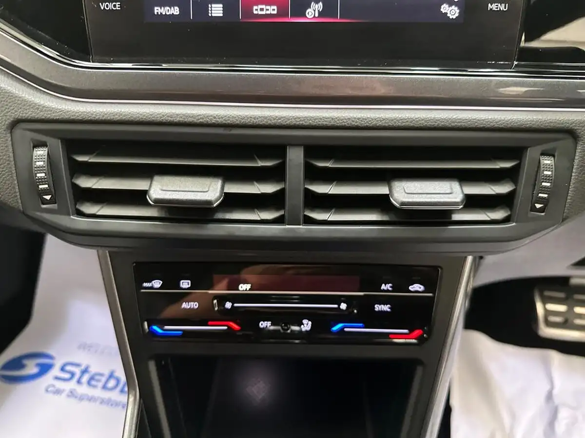 2023-volkswagen-polo-big-19