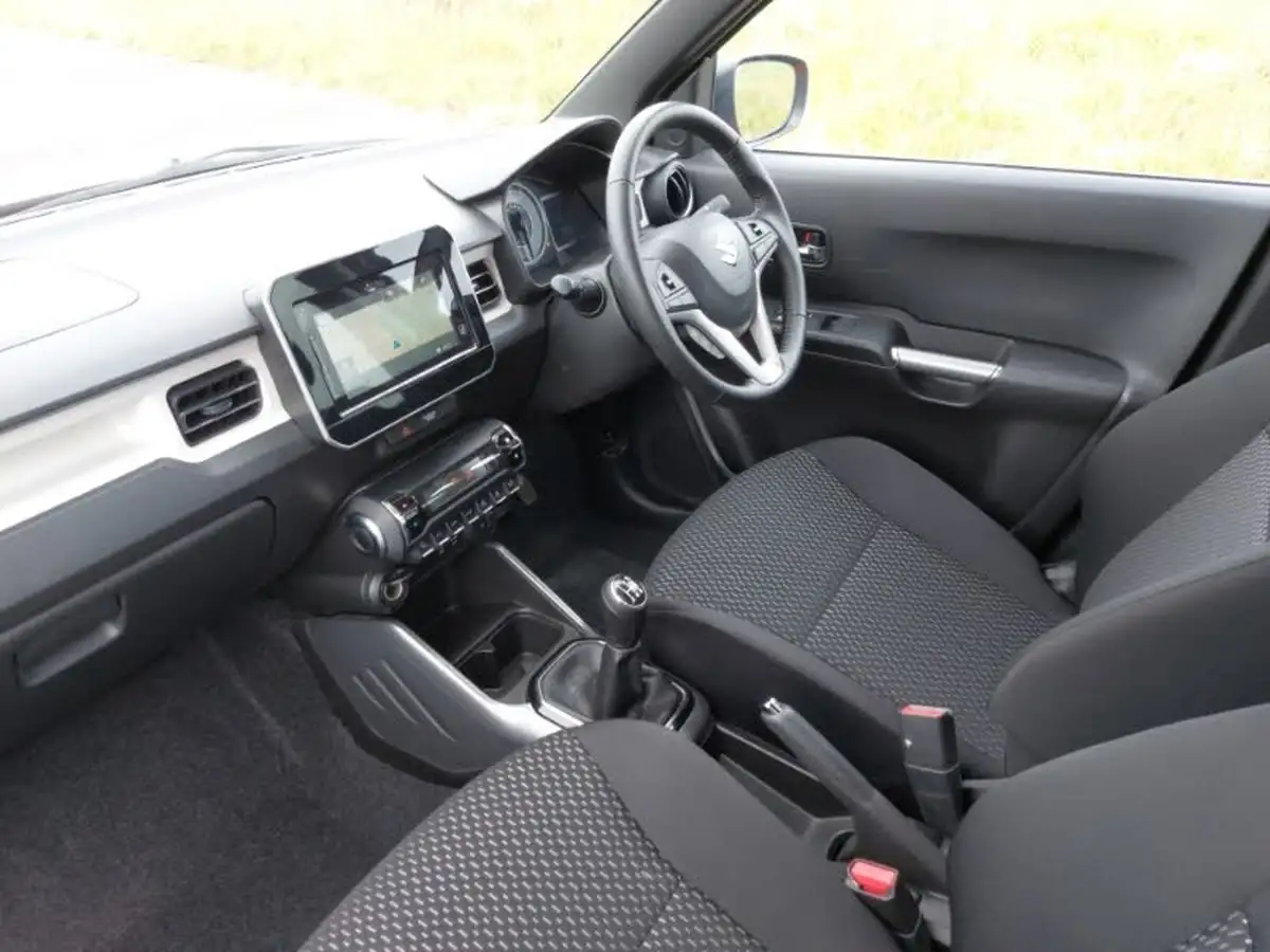 2022-suzuki-ignis-12-dualjet-sz5-big-4