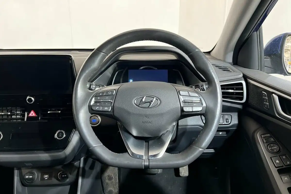 2021-hyundai-ioniq-e-premium-se-electric-100kw-big-13