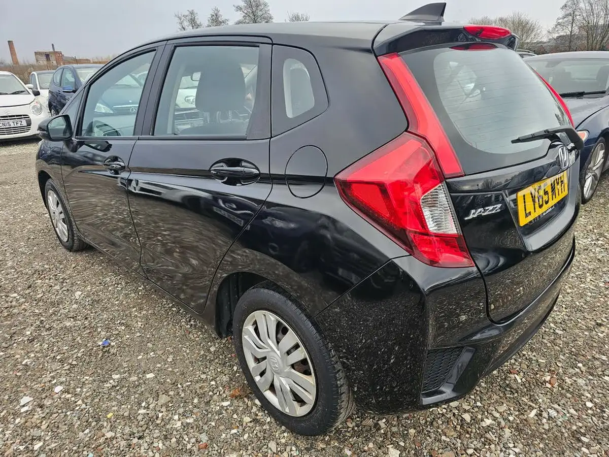2016-honda-jazz-13-i-vtec-s-big-4