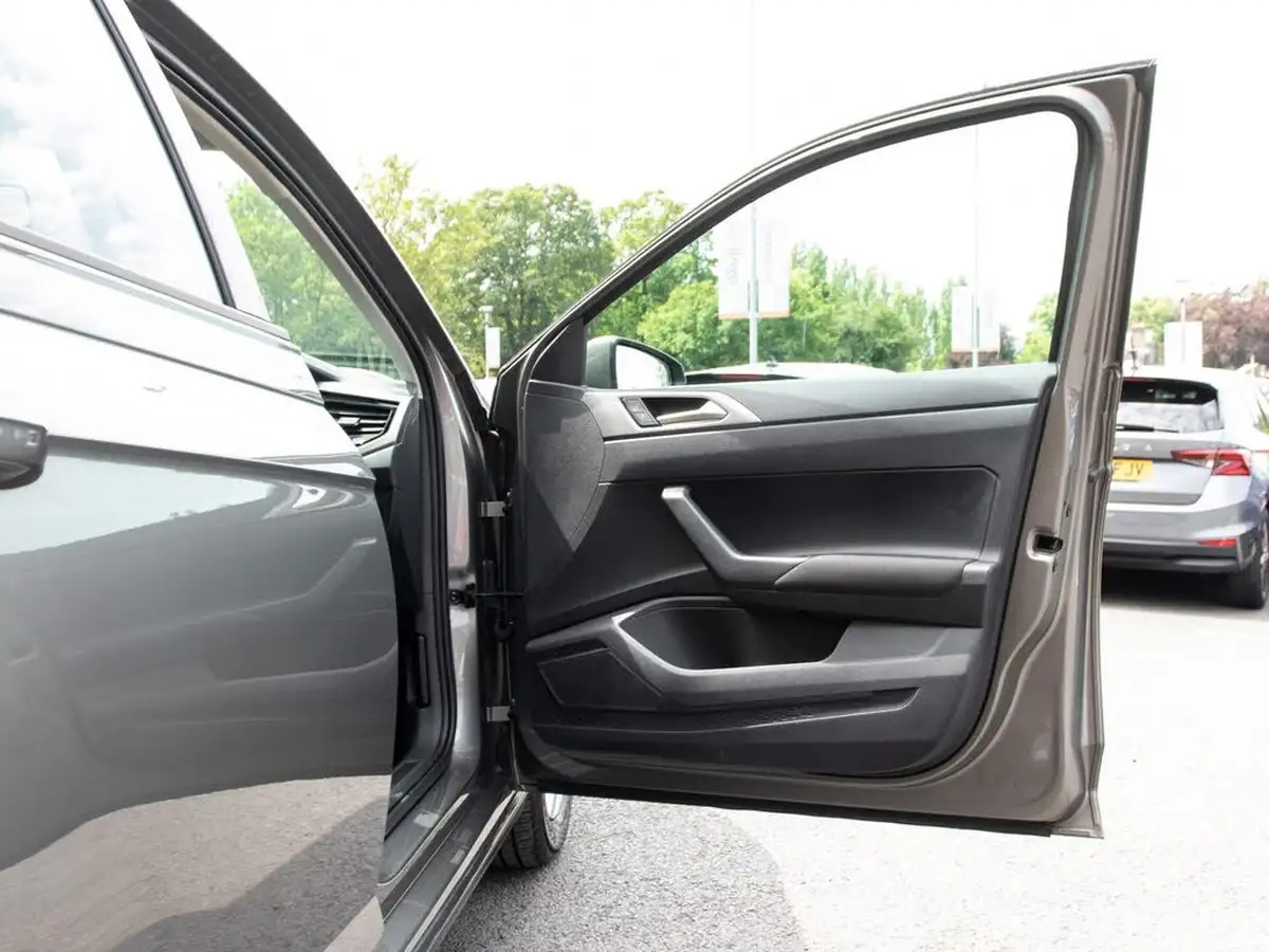 2019-volkswagen-polo-10-tsi-se-big-13