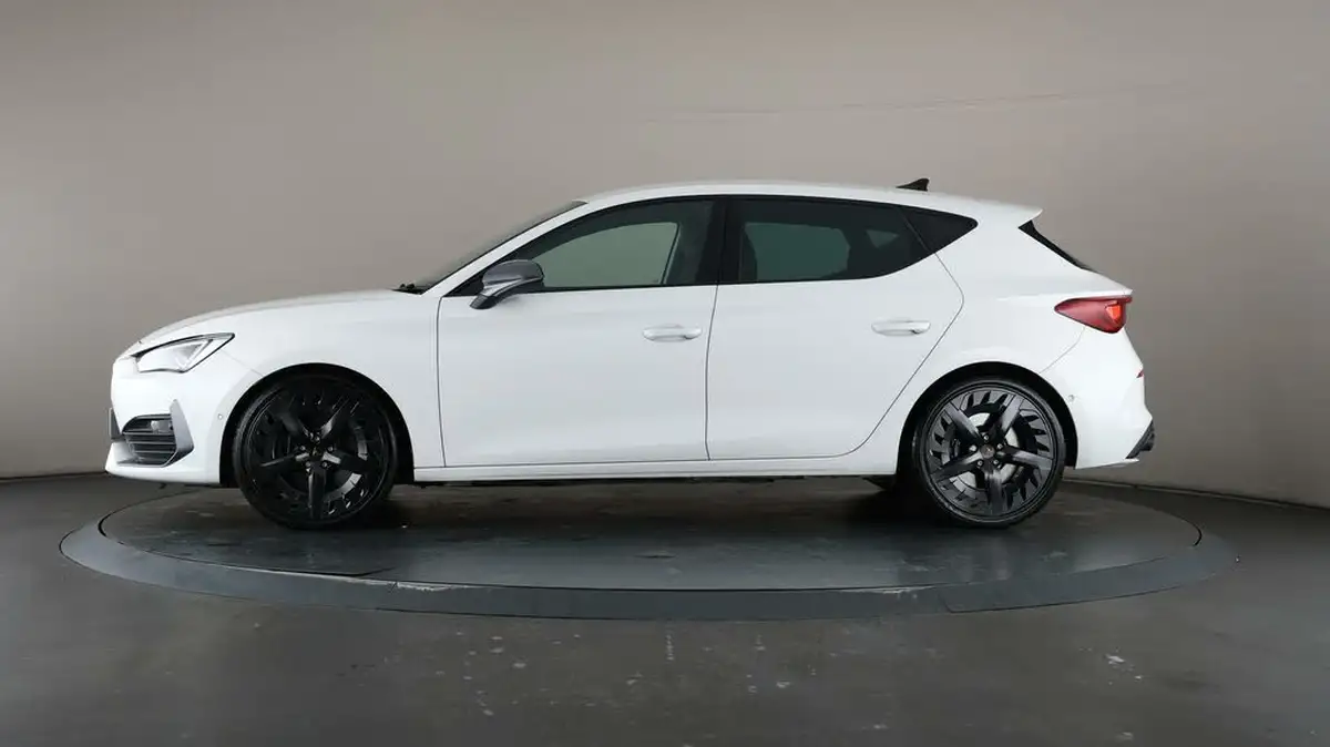 2023-cupra-leon-nf-20-tsi-vz3-300ps-hatchback-big-35