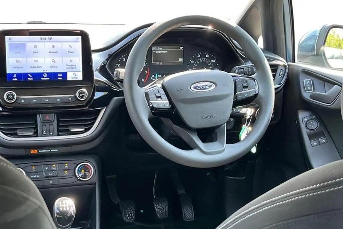 2022-ford-fiesta-11-ti-vct-trend-3d-big-10