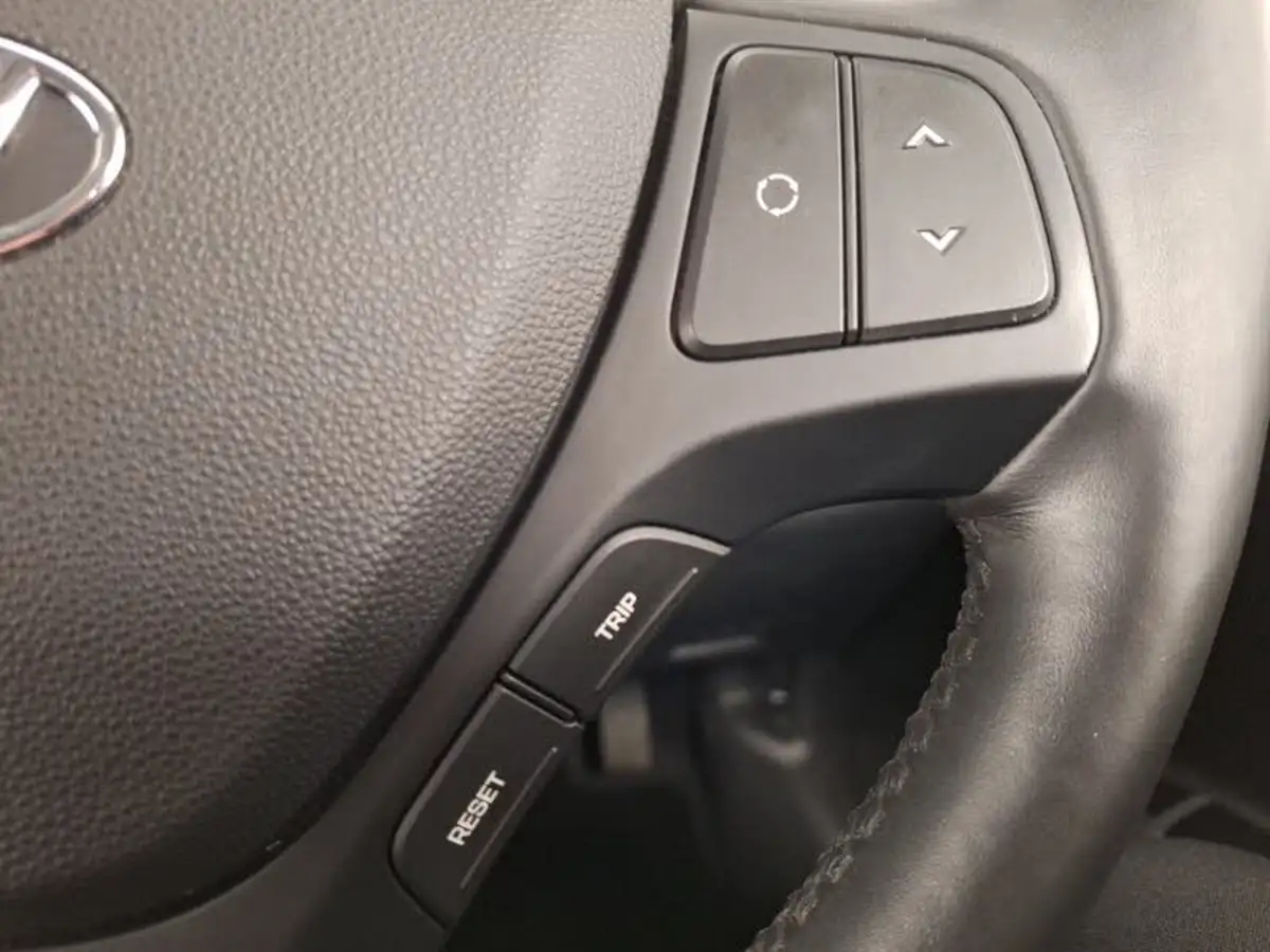 2019-hyundai-i10-12-premium-se-auto-big-12