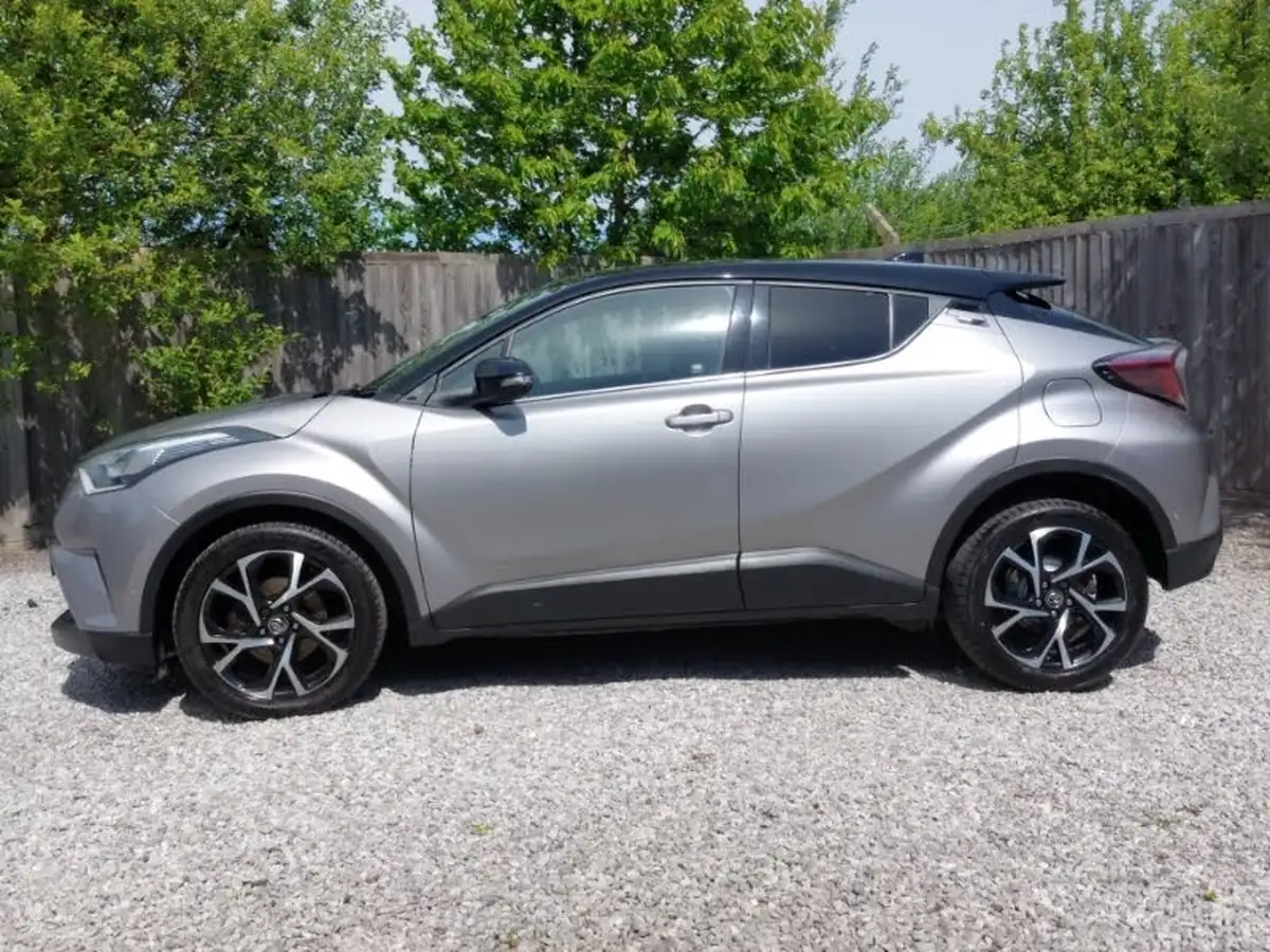 2017-toyota-c-hr-12-dynamic-big-3