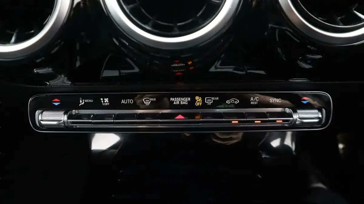 2020-mercedes-benz-a-class-13-a200-amg-line-executive-hatchback-5d-7g-dct-big-12
