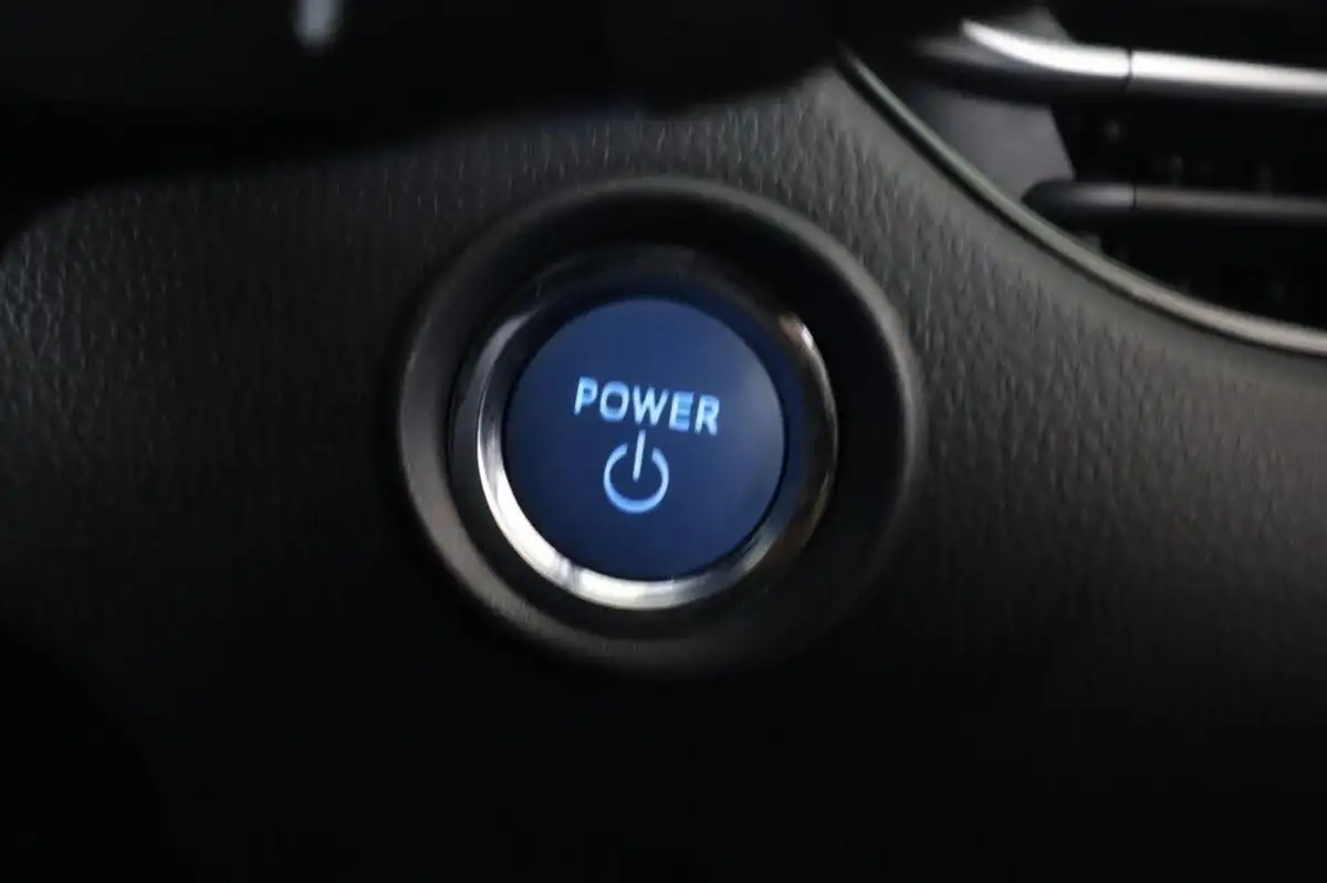 2021-toyota-c-hr-18-vvt-i-design-big-18