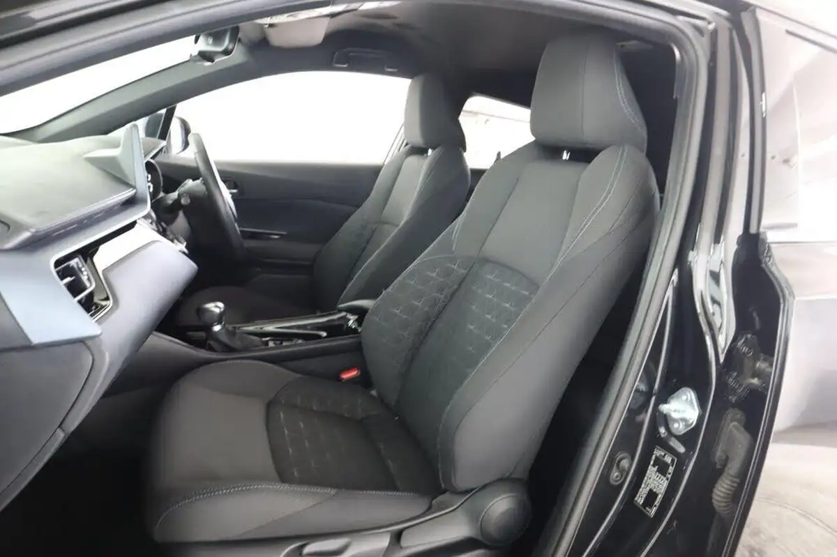2021-toyota-c-hr-18-vvt-i-design-big-42