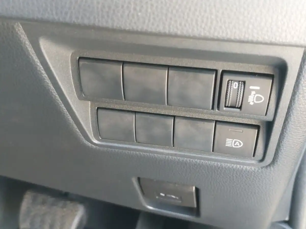 2023-toyota-yaris-15-vvt-i-design-big-11
