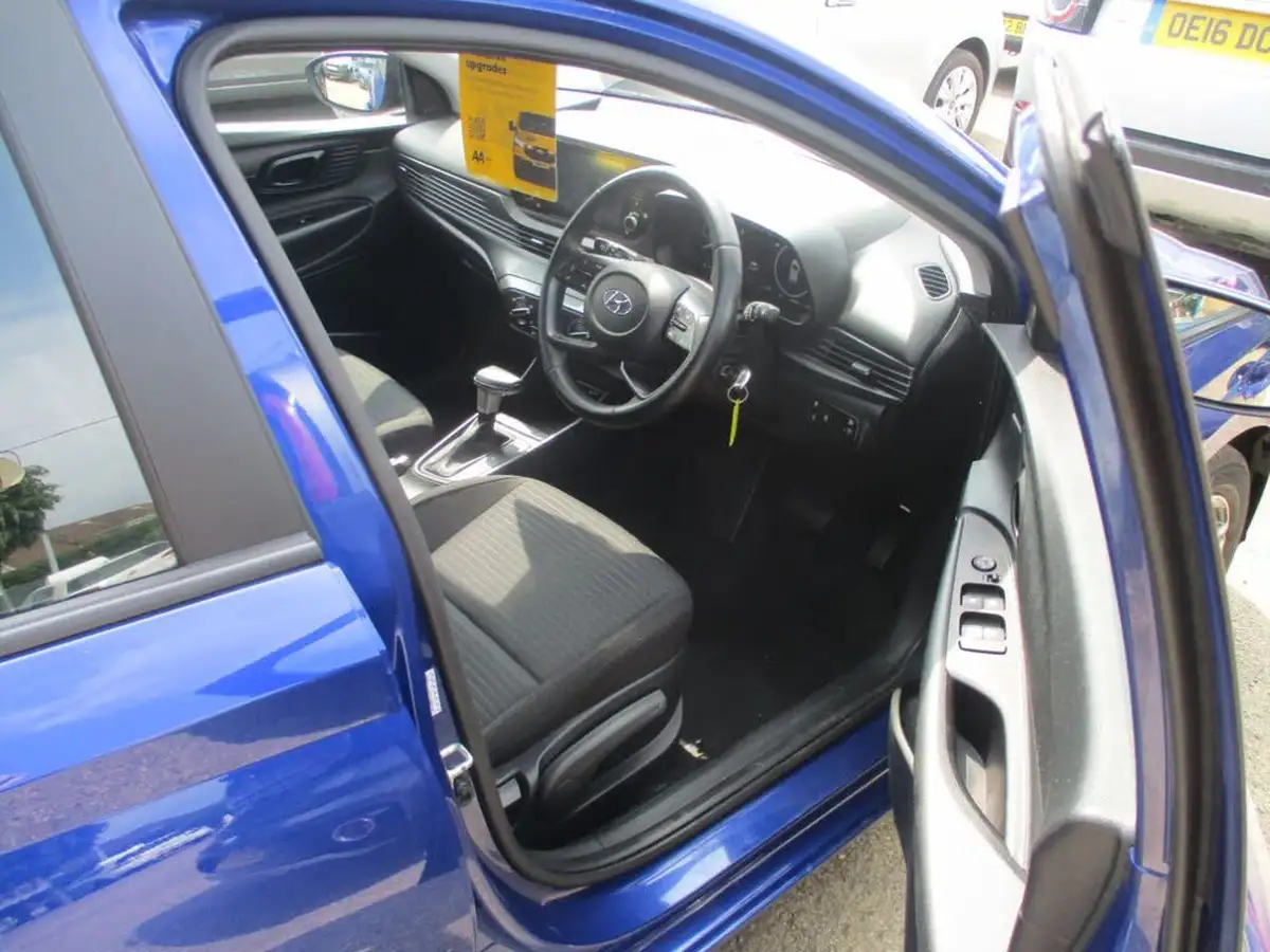 2022-hyundai-i20-10-t-gdi-se-connect-dct-big-7