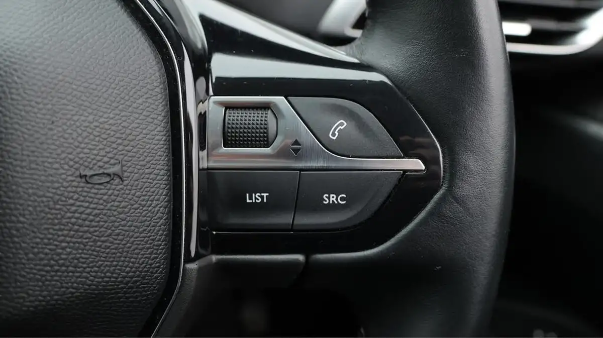 2022-peugeot-5008-suv-15-bluehdi-allure-big-26