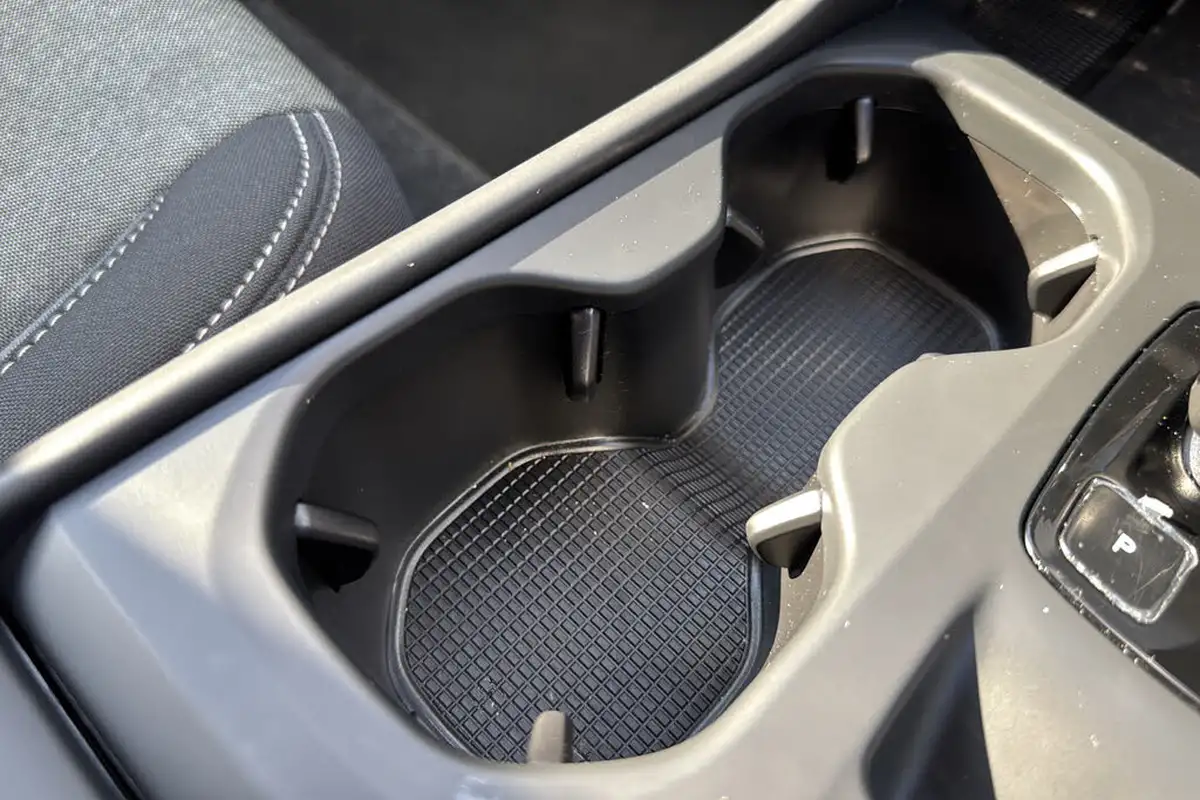 2024-volvo-xc40-20-b3-core-big-45