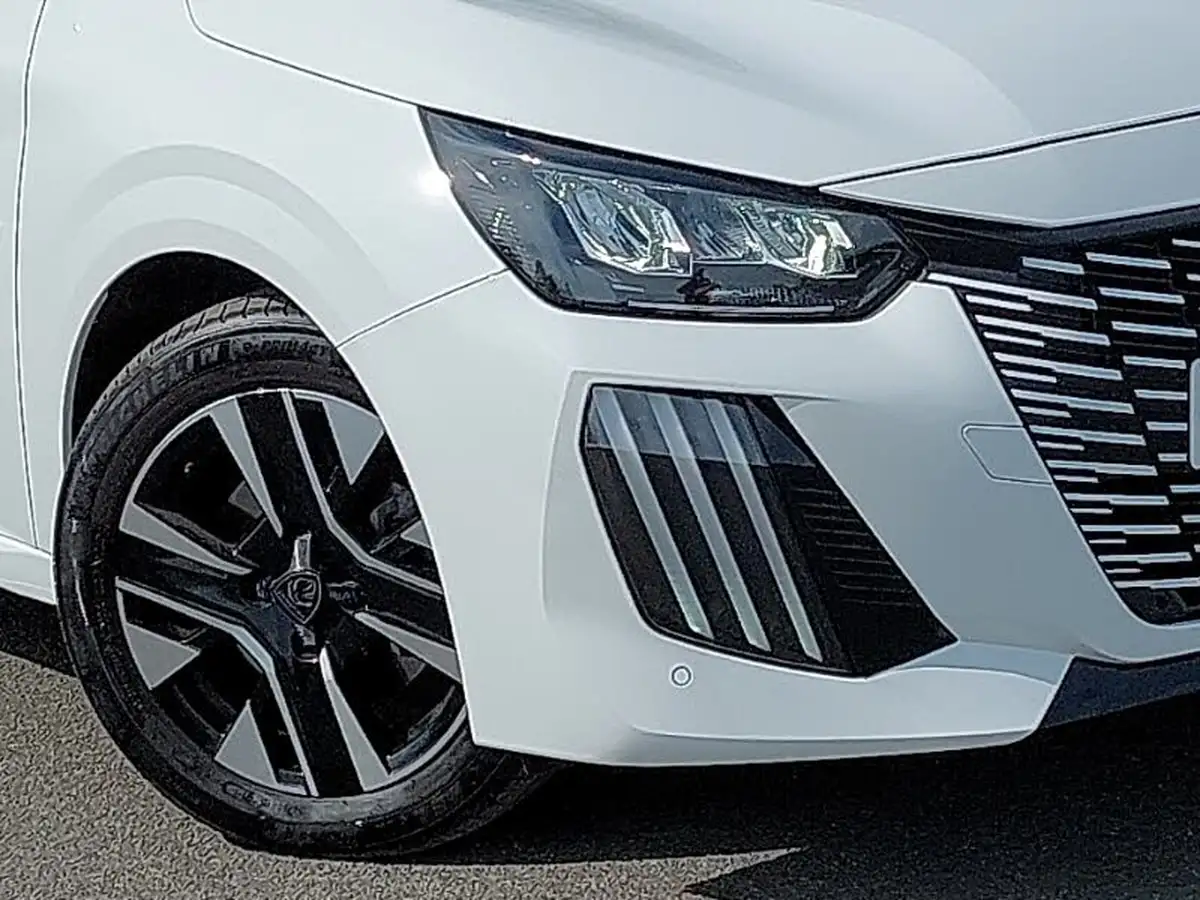 2024-peugeot-208-12-puretech-allure-big-8