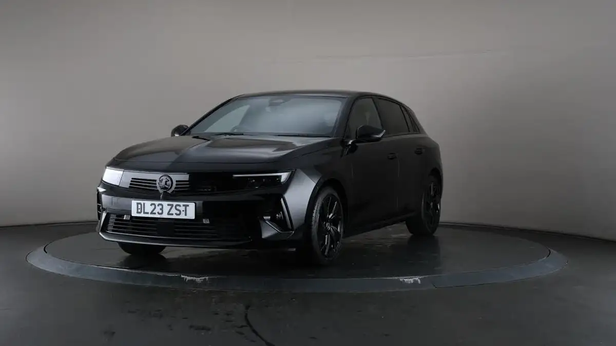 2023-vauxhall-astra-12-turbo-gs-hatchback-big-45