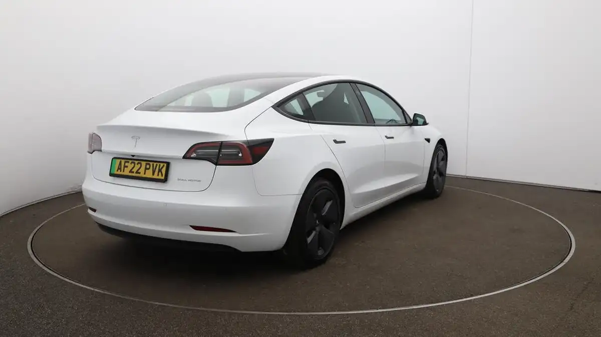 2022-tesla-model-3-e-long-range-big-55