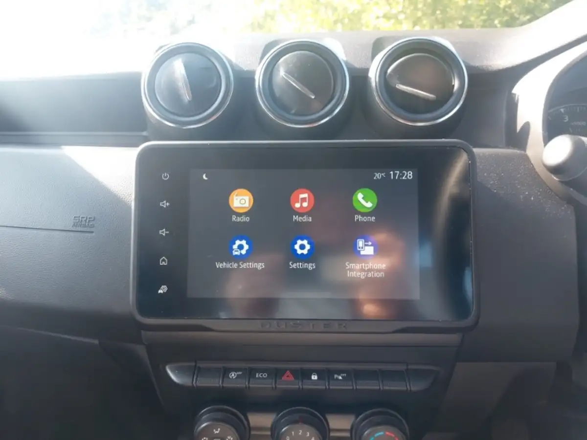 2022-dacia-duster-10-tce-comfort-100bhp-bi-fuel-station-wagon-5d-big-6